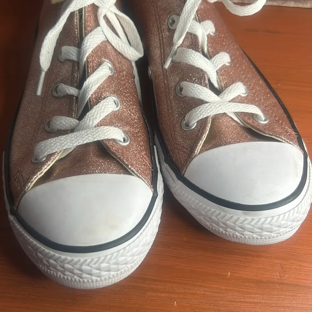 Converse Juniors Size 4 Pink